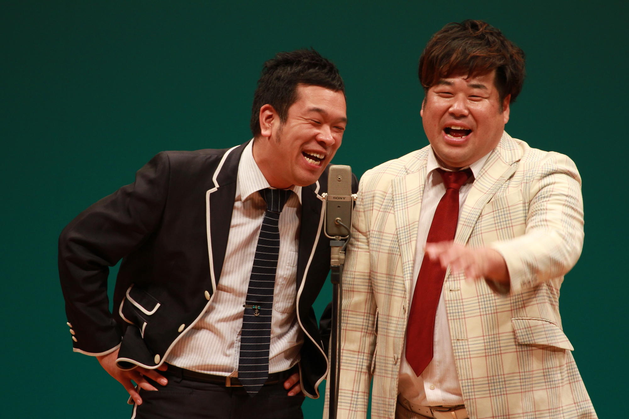 http://news.yoshimoto.co.jp/20151110132214-1546456092e2d543d145d5f2be1977cf6fe4dd4b.jpg