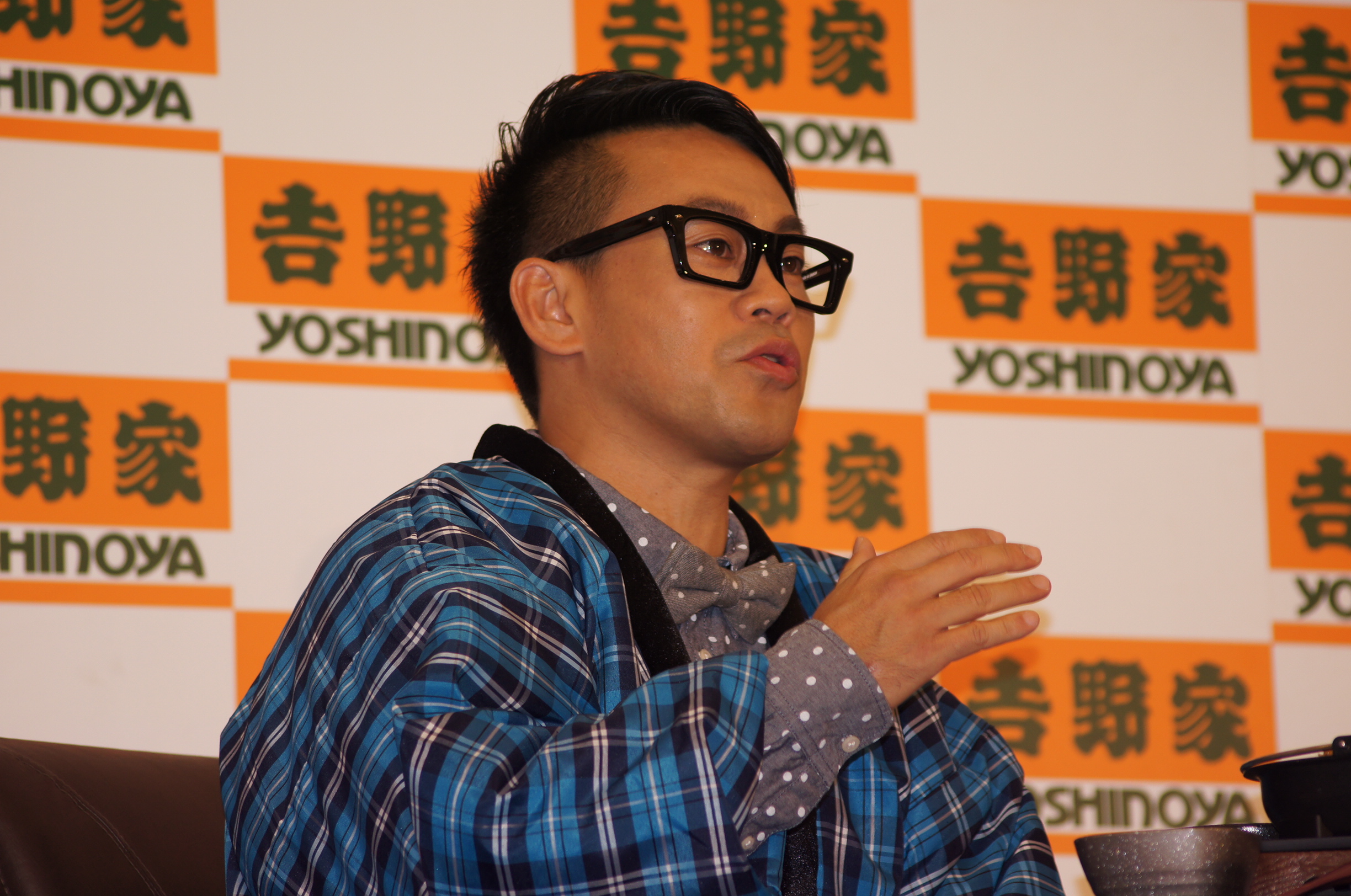 http://news.yoshimoto.co.jp/photos/uncategorized/2014/10/22/DSC00544.JPG