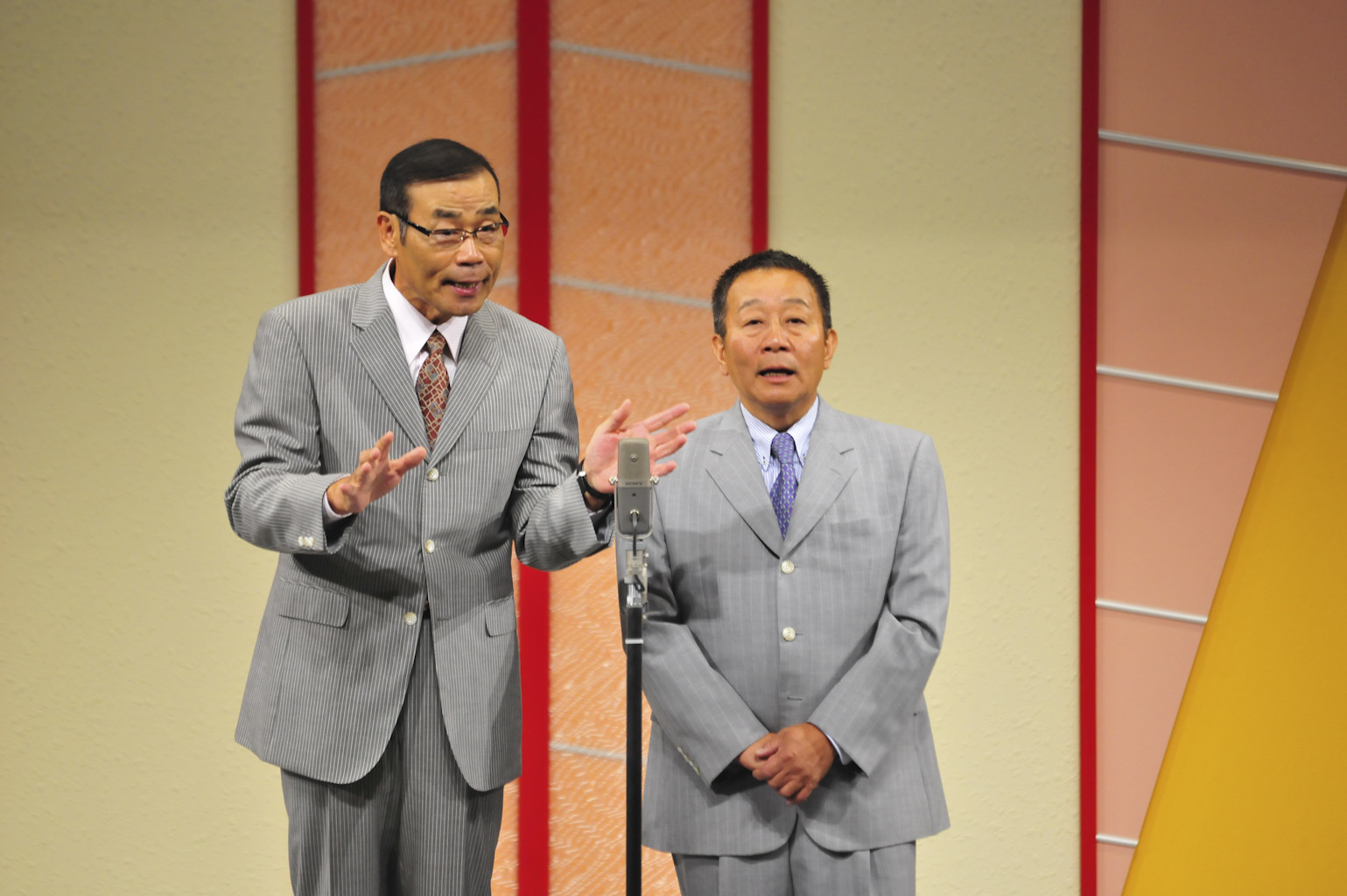 http://news.yoshimoto.co.jp/photos/uncategorized/2014/11/04/0190_1.jpg