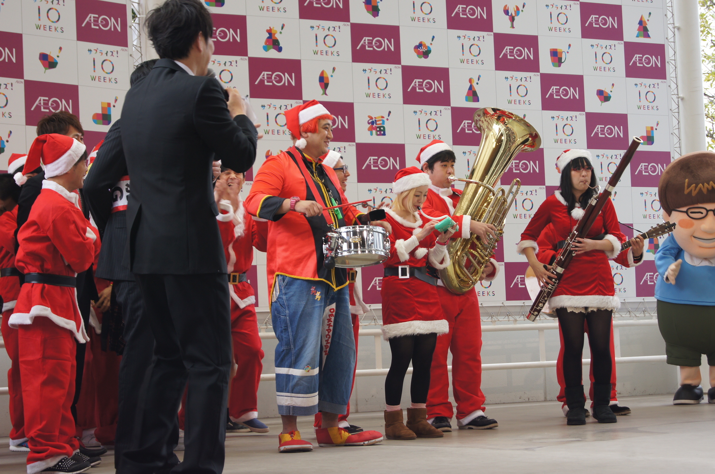 http://news.yoshimoto.co.jp/photos/uncategorized/2014/12/20/20141220171629-319a137531dc92eb6e555543fba32708c98e3250.jpg