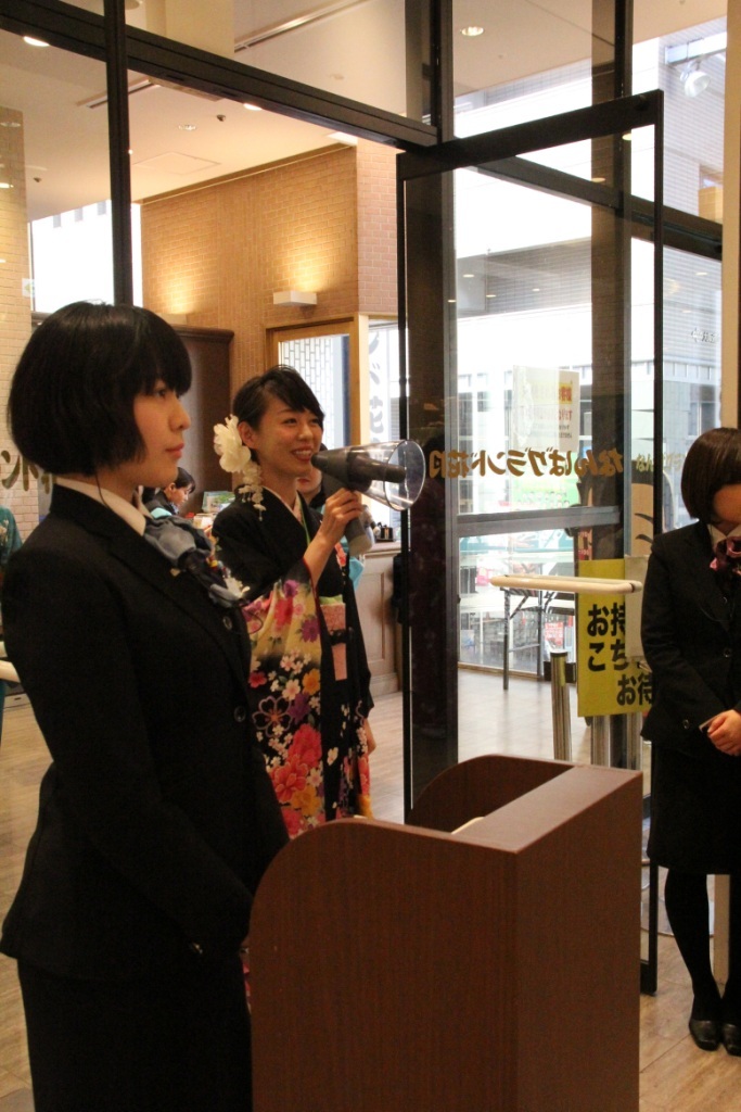 http://news.yoshimoto.co.jp/photos/uncategorized/2015/01/01/20150101121730-a8da5be39e7cb06732c08555540a069e9ea48b11.jpg