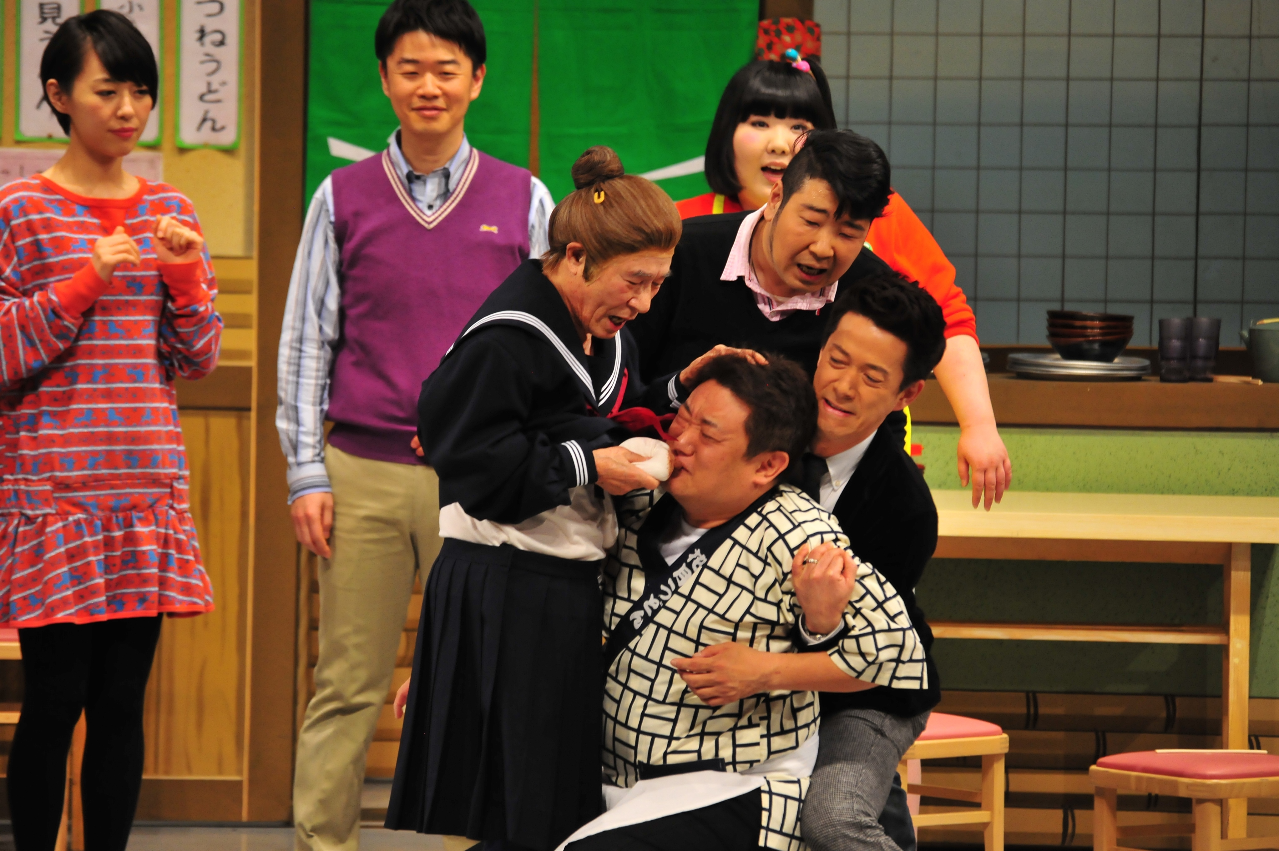http://news.yoshimoto.co.jp/photos/uncategorized/2015/01/01/20150101154627-9fc5e2531fec511e1c4db257d6a480c7dee0e01e.jpg