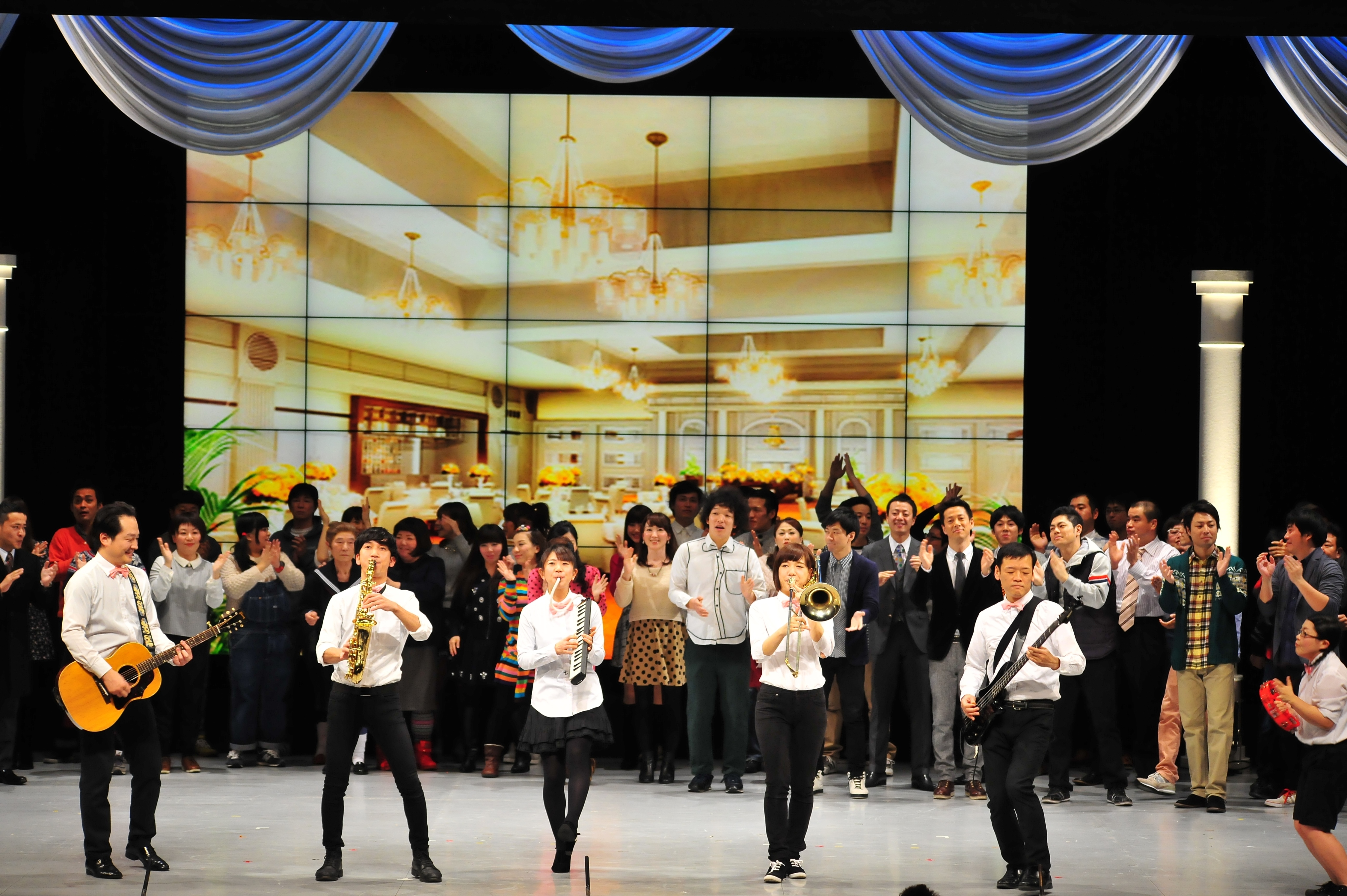 http://news.yoshimoto.co.jp/photos/uncategorized/2015/01/01/20150101154657-7a983d81e27b7746917b694b30955b5f195d9f05.jpg