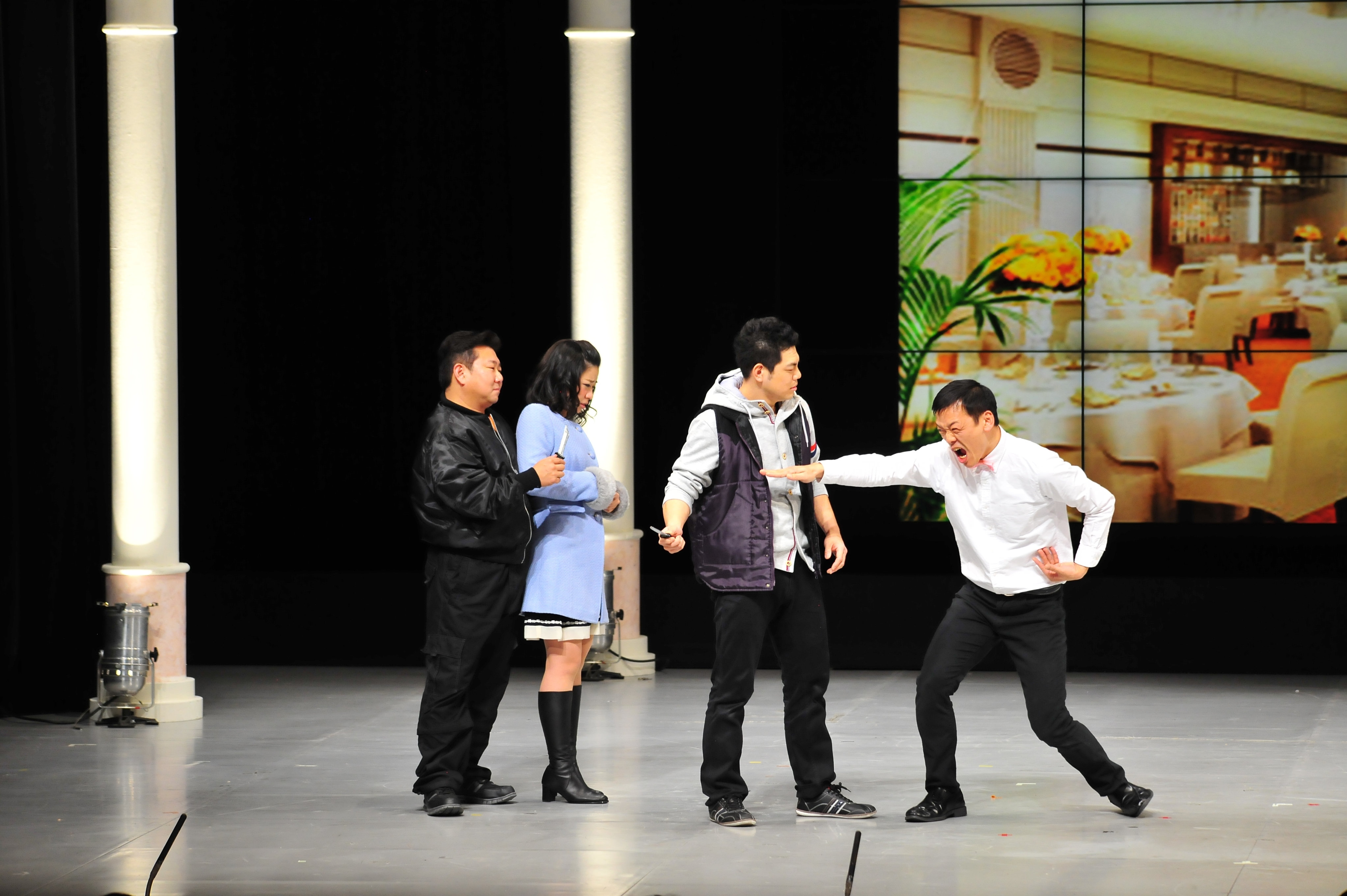 http://news.yoshimoto.co.jp/photos/uncategorized/2015/01/01/20150101155037-e1dd4de556d9daab82d963c4d8d7f1ac87499cba.jpg