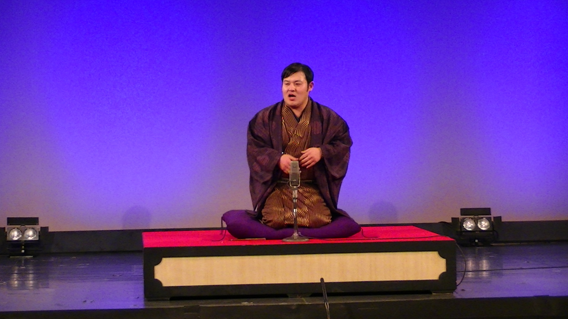 http://news.yoshimoto.co.jp/photos/uncategorized/2015/02/02/20150202144304-3add48e906a325476b70a8595313b49081a69951.jpg