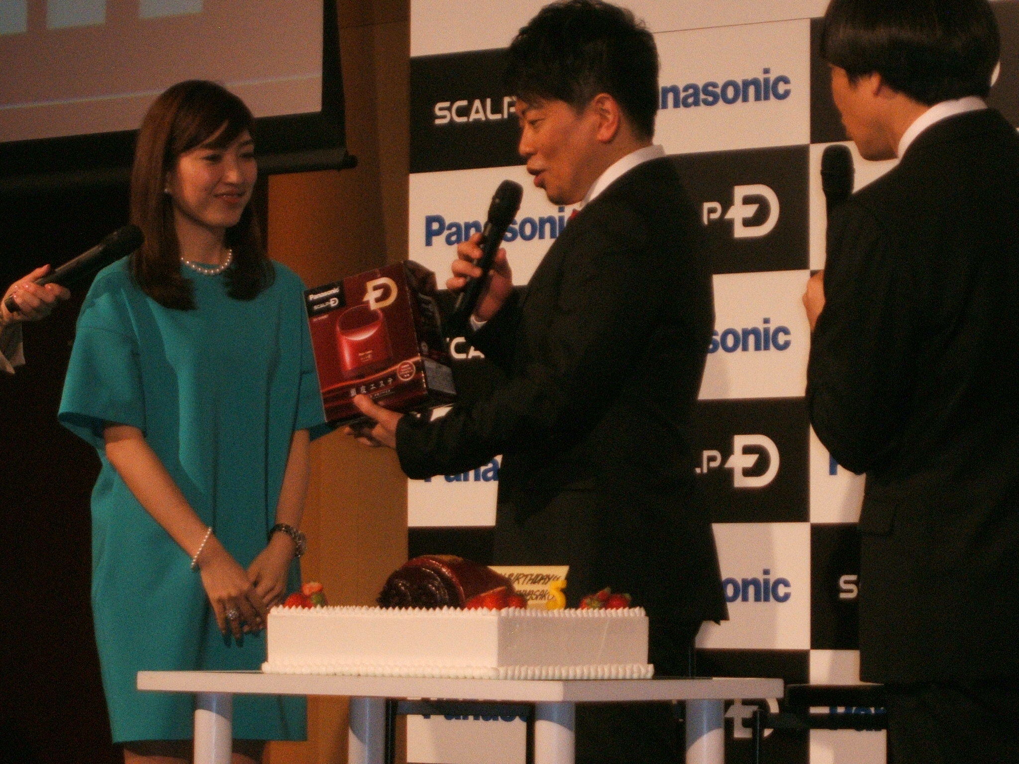 http://news.yoshimoto.co.jp/photos/uncategorized/2015/04/04/20150404001244-22bc219f4271b30922cf415cbcd2213aa3b866ce.jpg