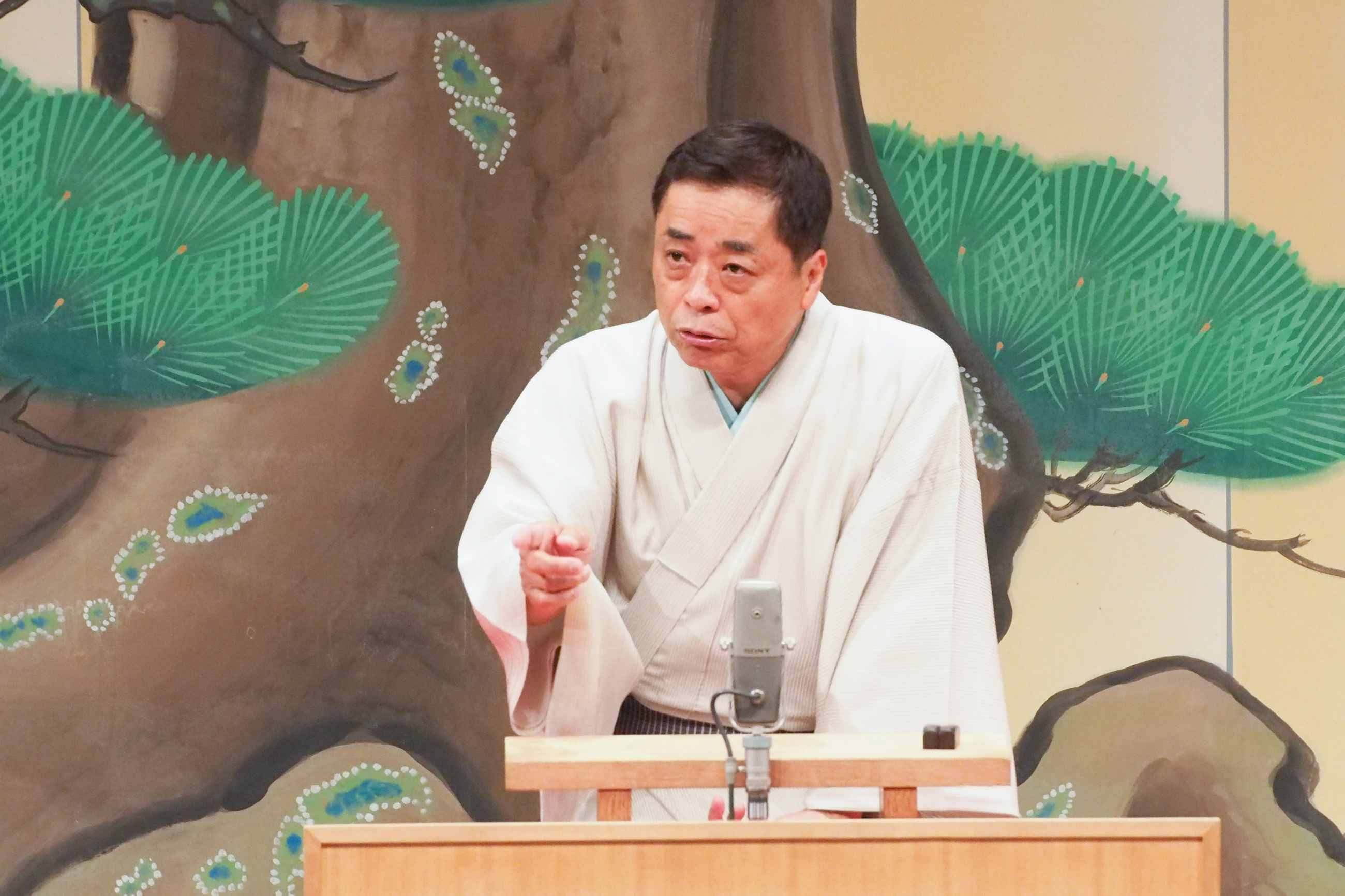http://news.yoshimoto.co.jp/photos/uncategorized/2015/05/20/20150520223819-4710fd20bd1a85e26918f3448aade065e5cb1bb1.jpg