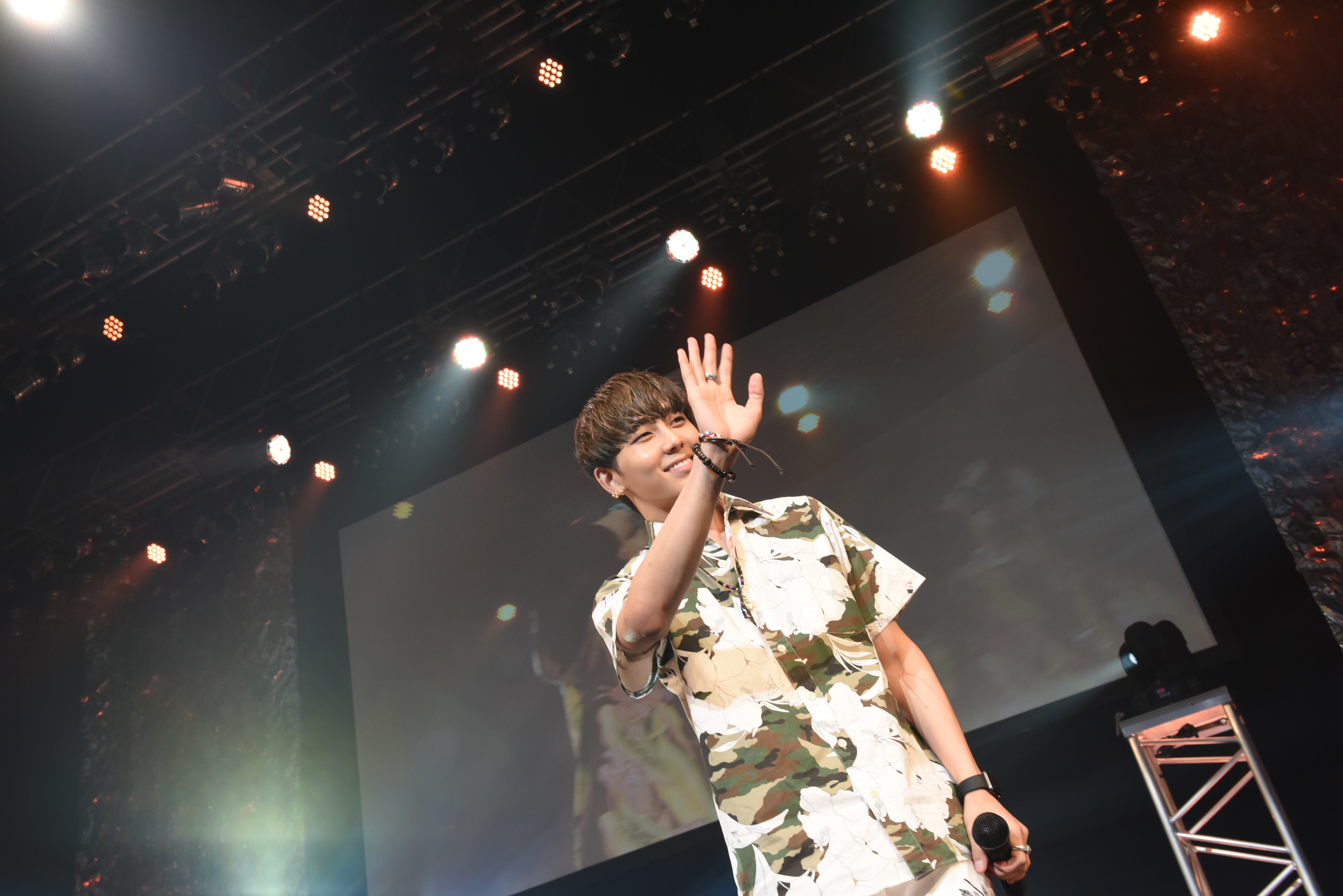 http://news.yoshimoto.co.jp/photos/uncategorized/2015/09/09/20150909193053-14057efaaf9829ba776a36265d92d469daa95b34.jpg